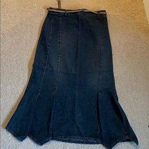 Denim skirt